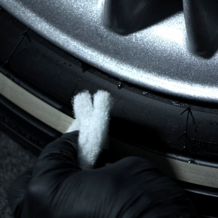 Pneu White почистващ препарат за бели гуми (250 ml)